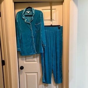 Women’s Velour Teal Pajama Set